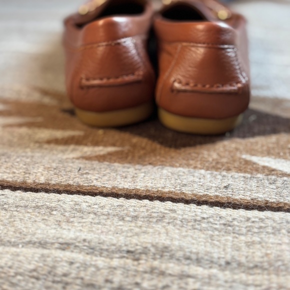 Coach Olive Loafer Flats, Tan Pebbled Leather, Gold Chain Hardware, Size 6B - Picture 6 of 8